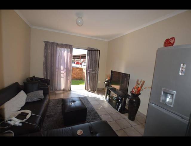 2 BEDROOM PROPERTY TO RENT IN VAALPARK